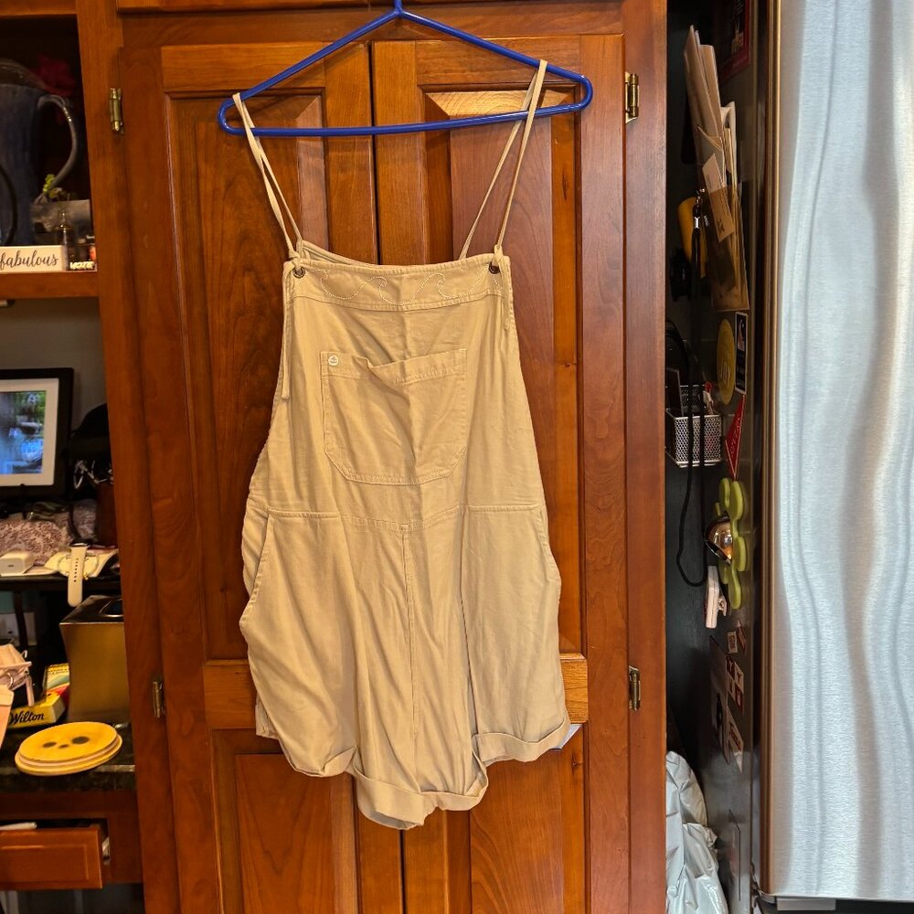 NWT Levitate Romper Medium Beige